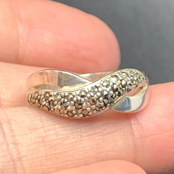 Sterling Silver 925 Marcasite Open Twist Design Tapered Band Ring Size 8 - Picture 1 of 10